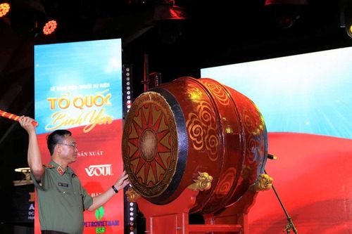 Khai mạc chương trình Gala 'Tổ quốc bình yên' tại Đà Nẵng