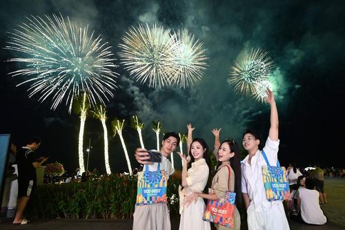 Quảng Ninh đón khách du lịch kỷ lục hứa hẹn một mùa hè bội thu