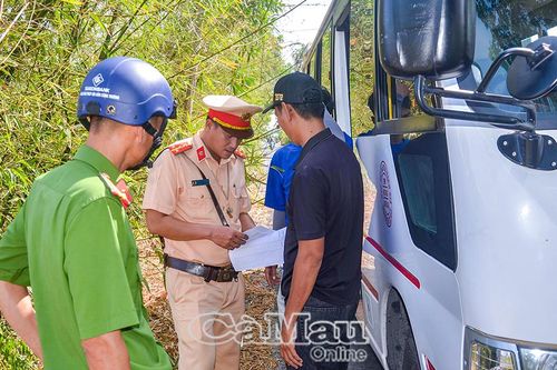 Siết chặt kỷ cương, bảo đảm an toàn giao thông dịp lễ 30/4-1/5