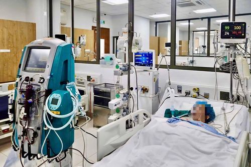 Uống hơn 30 viên thuốc hạ huyết áp, bệnh nhân sốc giãn mạch, phải lọc máu liên tục