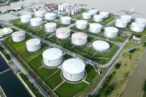 Thủ tướng: Phấn đấu nâng tổng mức dự trữ xăng dầu trong nước lên 90 ngày