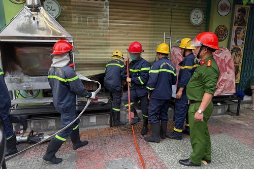 Cháy nhà hàng ở 'phố Tây' Nha Trang, 5 người nước ngoài thoát thân qua cửa sổ