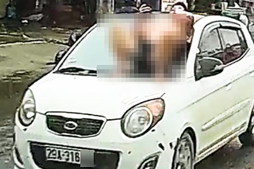Danh tính thanh niên nằm trên nắp capo ô tô đang chạy ở Hà Nội