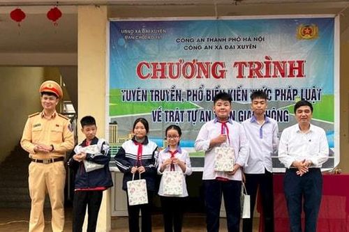 Hiệu quả từ mô hình 'Cổng trường học an toàn giao thông' xã Đại Xuyên