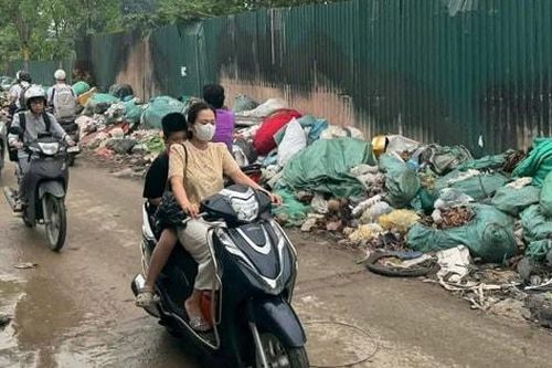 Rác thải 'bủa vây' đường Triều Khúc – Yên Xá: Do nhiều người thuê trọ thiếu ý thức, xả rác bừa bãi