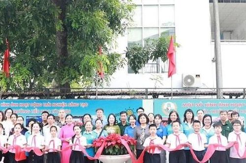 Phụ nữ phường Hai Bà Trưng chung tay khắc phục 'điểm nghẽn' về ô nhiễm môi trường