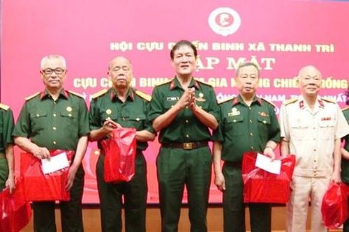 Xã Thanh Trì gặp mặt cựu chiến binh nhân kỷ niệm 51 năm Ngày Giải phóng miền Nam, thống nhất đất nước