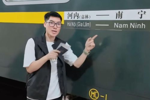 Khách Việt kể lần đầu đi tàu hỏa du lịch Trung Quốc cận lễ 30/4
