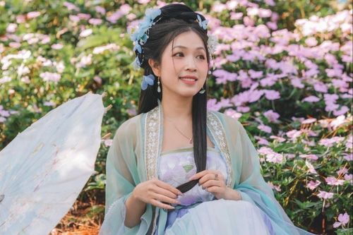 Xếp hàng 3 tiếng vẫn không gặp được 'Cô Long' nổi tiếng Đà Lạt