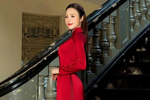 Hoa hậu Tô Diệp Hà đẹp yêu kiều với áo dài, đón đại lễ ở địa điểm nổi tiếng
