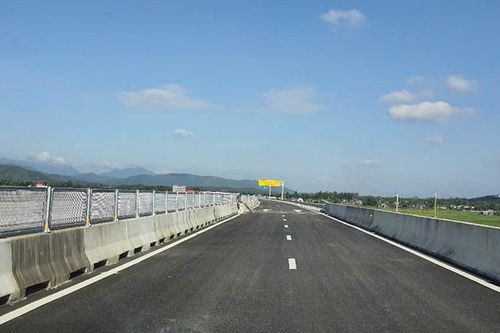 Cao tốc mới dịp lễ 30.4, 1.5 rút ngắn thời gian di chuyển ra sao?