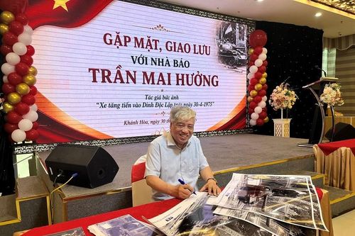 Gặp gỡ tác giả bức ảnh 'Xe tăng tiến vào Dinh Độc lập' trưa ngày 30.4.1975