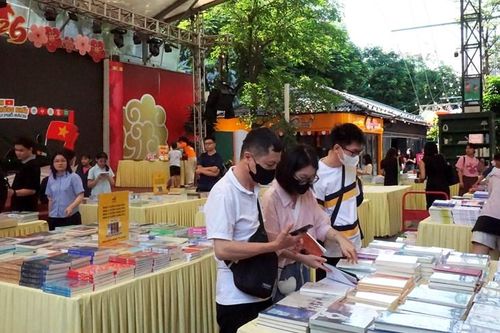 Hội sách Mừng Thống Nhất - Điểm hẹn tri thức dịp 30.4 - 1.5