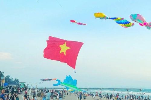 Lâm Đồng tổ chức thả diều chào đón du khách