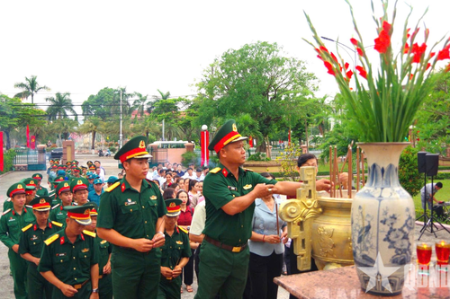 Lữ đoàn 572 (Quân khu 5): Nhiều hoạt động chào mừng kỷ niệm Ngày giải phóng miền Nam, thống nhất đất nước