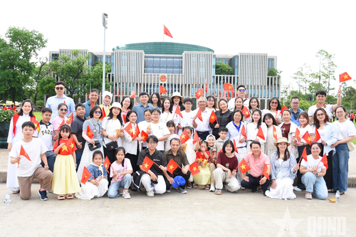 Hơn 20.000 lượt khách vào Lăng viếng Chủ tịch Hồ Chí Minh