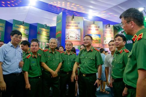 Khai mạc chuỗi sự kiện 'Tổ quốc bình yên', tôn vinh truyền thống vẻ vang của lực lượng An ninh nhân dân