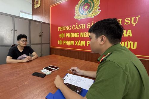 'Phi công' trộm vàng em gái tình nhân