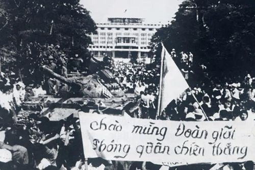Những người giữ lại ký ức tháng Tư