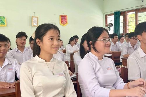 Vượt sóng đến trường