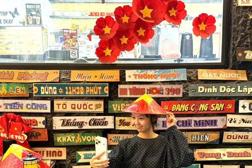 Giới trẻ chọn tăng ca xuyên kỳ nghỉ lễ để kiếm thêm thu nhập