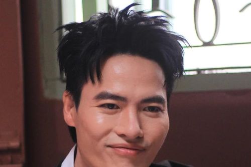Từ người phát tờ rơi, dọn vệ sinh ở quán cà phê đến nam diễn viên chiếm lĩnh phòng vé Việt