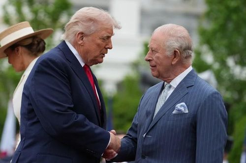 'Ván cờ dài' của Vua Charles III ở Mỹ