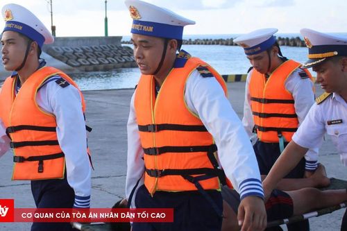Cứu hai ngư dân bị tai biến giảm áp do lặn sâu