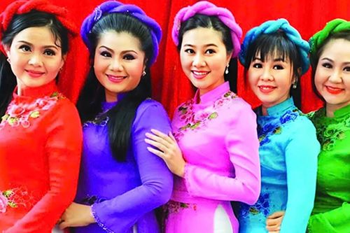5 chị em đào hát gia tộc nổi tiếng: Người là NSND, người lấy chồng hơn 11 tuổi