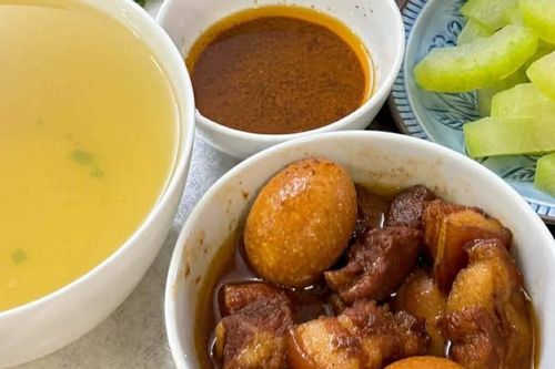 Con dâu xúc động nhớ câu nói của mẹ chồng dịp nghỉ lễ 7 năm trước