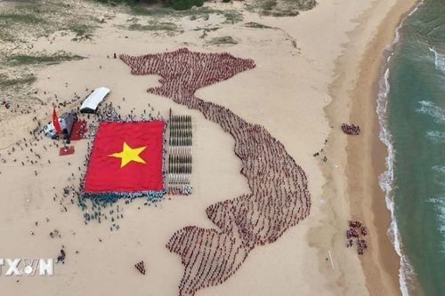 Bãi Môn - Đón bình minh nơi cực Đông của Tổ quốc