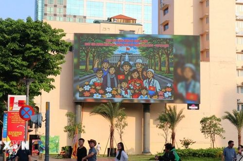 Đảng Nhân dân Cách mạng Lào gửi điện mừng 51 năm Ngày thống nhất đất nước
