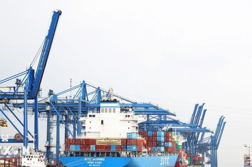 Phát triển cảng biển - đòn bẩy cho tài chính hàng hải Việt Nam