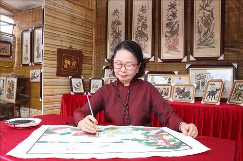 'Đại sứ' quảng bá nghề làm tranh dân gian Đông Hồ