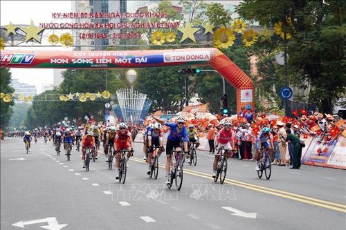 Xe đạp Thành phố Hồ Chí Minh đoạt 'cú ăn 3' Cúp Truyền hình