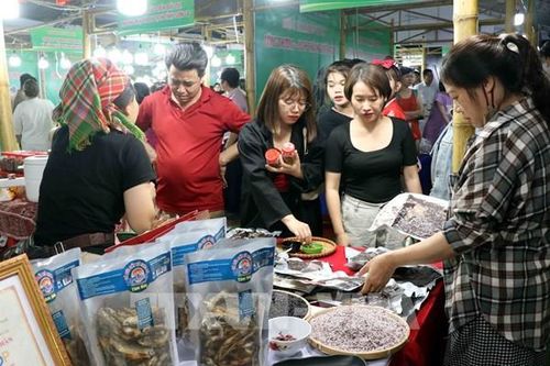 Gần 200 gian hàng tham gia Hội chợ triển lãm 'Công Thương –OCOP Thái Nguyên 2026'