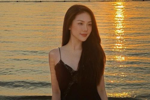 Bùi Quỳnh Hoa đẹp ngẩn ngơ khi diện váy ren xuyên thấu