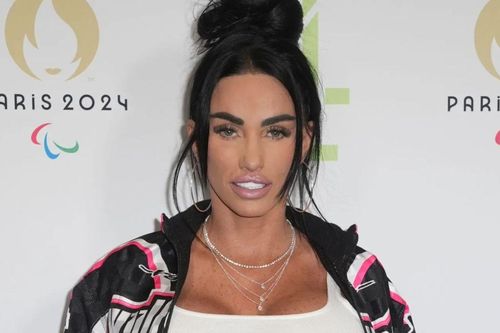 Cựu người mẫu Katie Price khoe ảnh phẫu thuật thẩm mỹ ở Dubai gây xôn xao