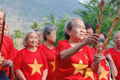 Côn Đảo on the day of reunification