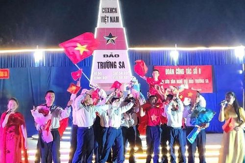 Quân dân Đặc khu Trường Sa thi đua lập thành tích chào đón ngày 30/4 và 1/5