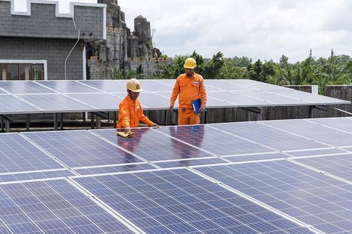Điện mặt trời mái nhà: Lợi ích kinh tế gắn với an ninh năng lượng