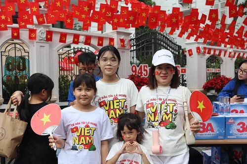 Tự hào dân tộc lan tỏa mạnh mẽ trên mạng xã hội dịp 30/4