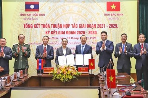 Tỉnh Xay Sổm Bun (Lào) gửi Thư chúc mừng nhân dịp kỷ niệm 51 năm ngày giải phóng miền Nam 30/4