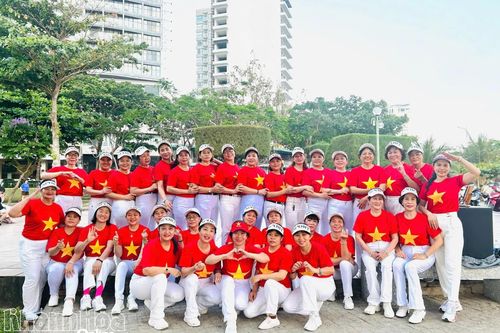 Lan tỏa hình ảnh cờ Tổ quốc chào mừng ngày lễ 30-4