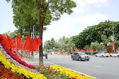 Tưng bừng cờ hoa chào mừng các ngày lễ 30/4 và 1/5