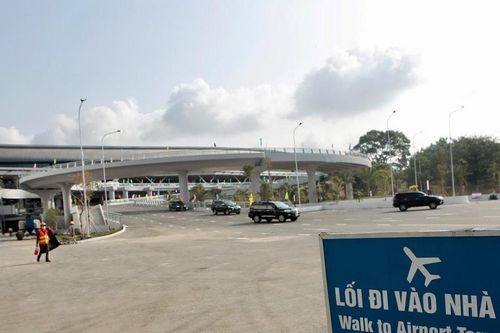 TP. Hồ Chí Minh: Chấn chỉnh ngay tình trạng mất mỹ quan đô thị quanh khu vực Cảng hàng không Tân Sơn Nhất