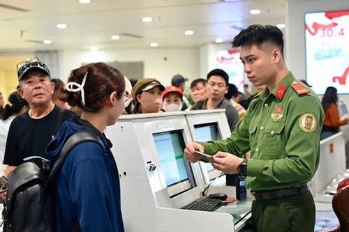 Đảm bảo tuyệt đối an ninh, an toàn hàng không dịp lễ 30/4 và 1/5