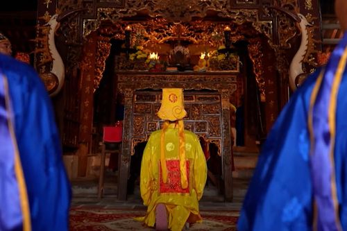 Gìn giữ bản sắc văn hóa từ những lễ hội quê hương