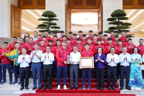 Thủ tướng Lê Minh Hưng gặp mặt, chúc mừng Đội tuyển U17 Việt Nam