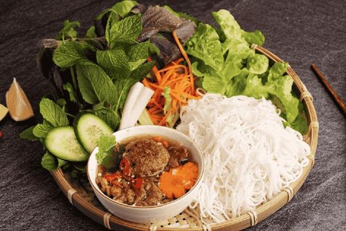 Loạt món ngon 'ăn là nhớ' khi tới Hà Nội dịp lễ 30/4 – 1/5: Từ tinh hoa phố cổ đến ẩm thực đường phố khiến du khách mê mẩn